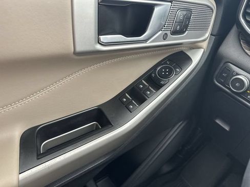 Certified 2022 Ford Explorer Limited w/ Equipment Group 301A RWD image 14