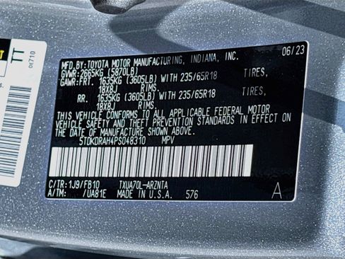 Used 2023 Toyota Highlander LE FWD image 31