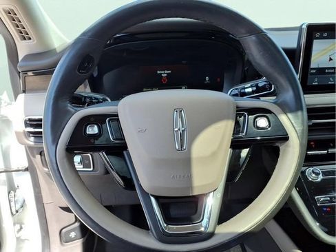 Used 2022 Lincoln Corsair Grand Touring w/ Towing Package AWD/4WD image 17