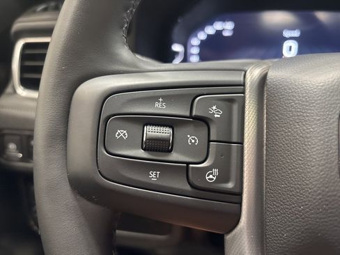 Used 2024 GMC Yukon XL Denali image 35