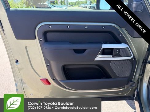 Used 2022 Land Rover Defender 90 S AWD/4WD image 17