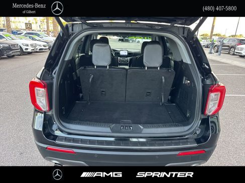 Used 2022 Ford Explorer XLT w/ Equipment Group 202A image 6