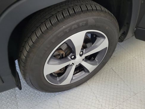 Used 2019 Jeep Cherokee Limited AWD/4WD image 31