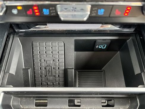 Used 2023 Ford F250 Lariat w/ Black Appearance Package image 40