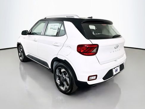 New 2026 Hyundai Venue SEL FWD image 7