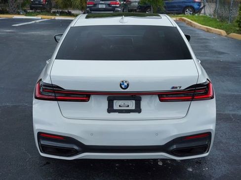 Used 2022 BMW 740i w/ M Sport Package RWD image 12