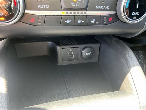 Used 2025 Ford Escape Active AWD/4WD image 28