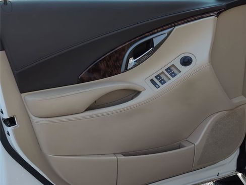Used 2013 Buick LaCrosse Leather FWD image 18