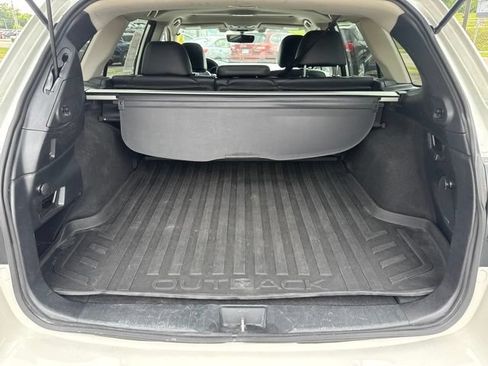 Used 2018 Subaru Outback 2.5i Limited AWD/4WD image 11