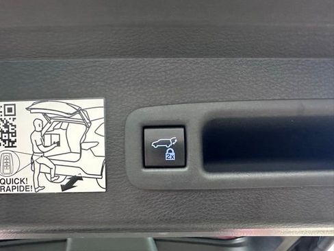 Used 2021 Toyota Sienna XLE image 16