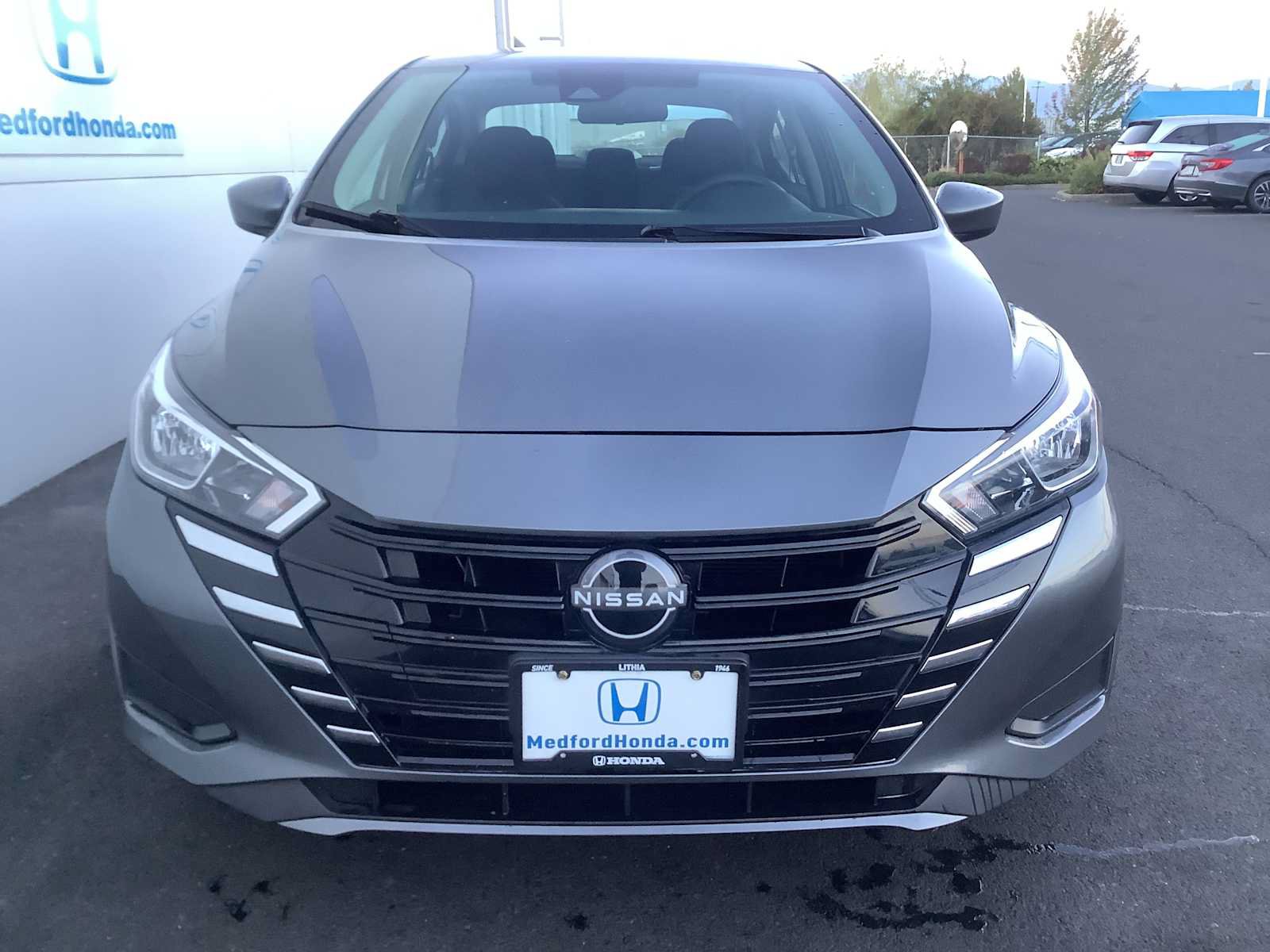 Used 2024 Nissan Versa SV FWD image 9