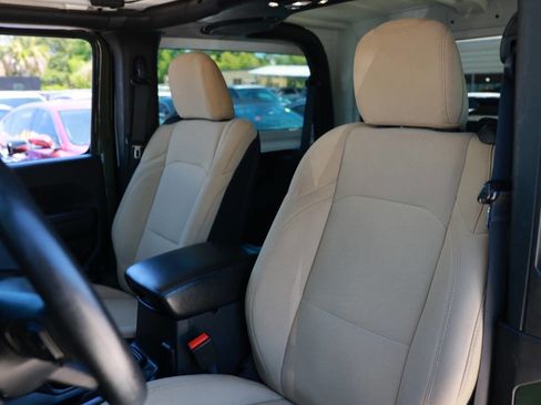 Used 2021 Jeep Wrangler Sport AWD/4WD image 28