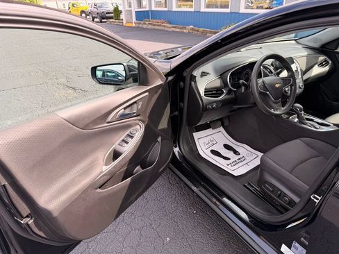 Used 2023 Chevrolet Malibu LT FWD image 11