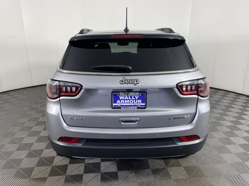 Used 2023 Jeep Compass Limited w/ Sun and Sound Group AWD/4WD image 9
