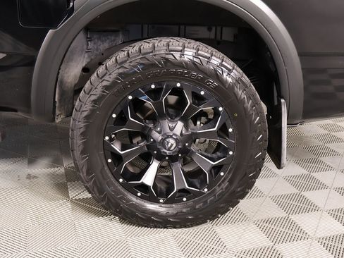 Used 2023 Nissan Titan PRO-4X w/ Pro-4x Convenience Package image 20