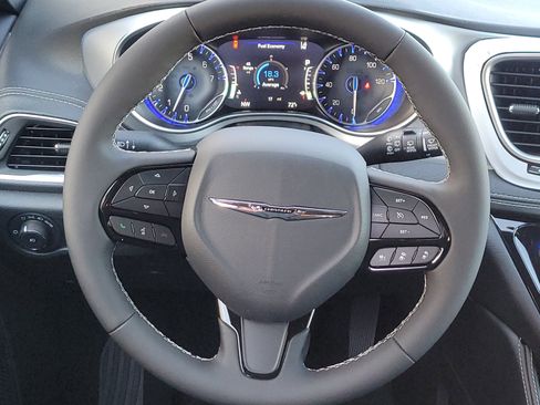 New 2026 Chrysler Pacifica Limited w/ S Appearance Package image 12