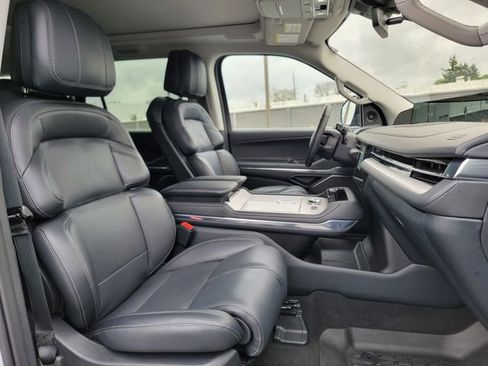 Certified 2025 Lincoln Navigator L Reserve AWD/4WD image 25