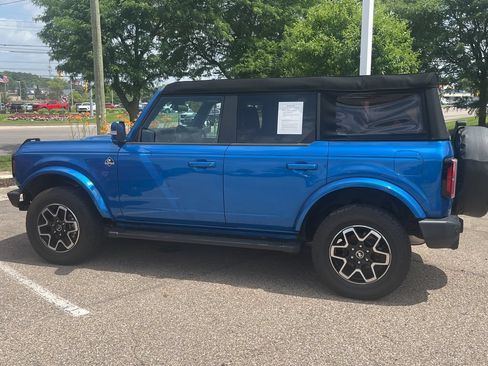 Used 2024 Ford Bronco Outer Banks AWD/4WD image 2