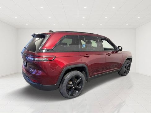 Certified 2023 Jeep Grand Cherokee Altitude AWD/4WD image 6