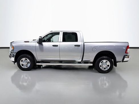 Used 2024 RAM 2500 Tradesman w/ Chrome Appearance Group AWD/4WD image 5