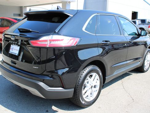 Used 2023 Ford Edge SEL image 3