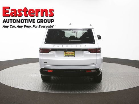 Used 2024 Jeep Wagoneer L Series II w/ Flexible Seating Group RWD image 41