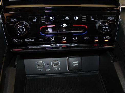 New 2025 Jeep Grand Cherokee Limited w/ Luxury Tech Group II image 18