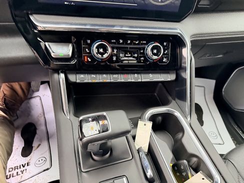 Used 2025 GMC Sierra 1500 Denali w/ Technology Package image 22