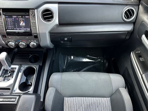 Used 2015 Toyota Tundra SR5 w/ SR5 Upgrade Package image 28