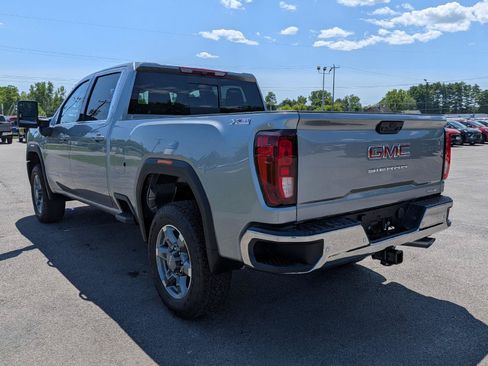 New 2026 GMC Sierra 2500 SLE w/ SLE Value Package; AWD/4WD image 8