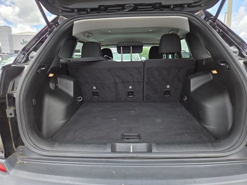 Used 2019 Jeep Cherokee Latitude w/ Cold Weather Group AWD/4WD image 19