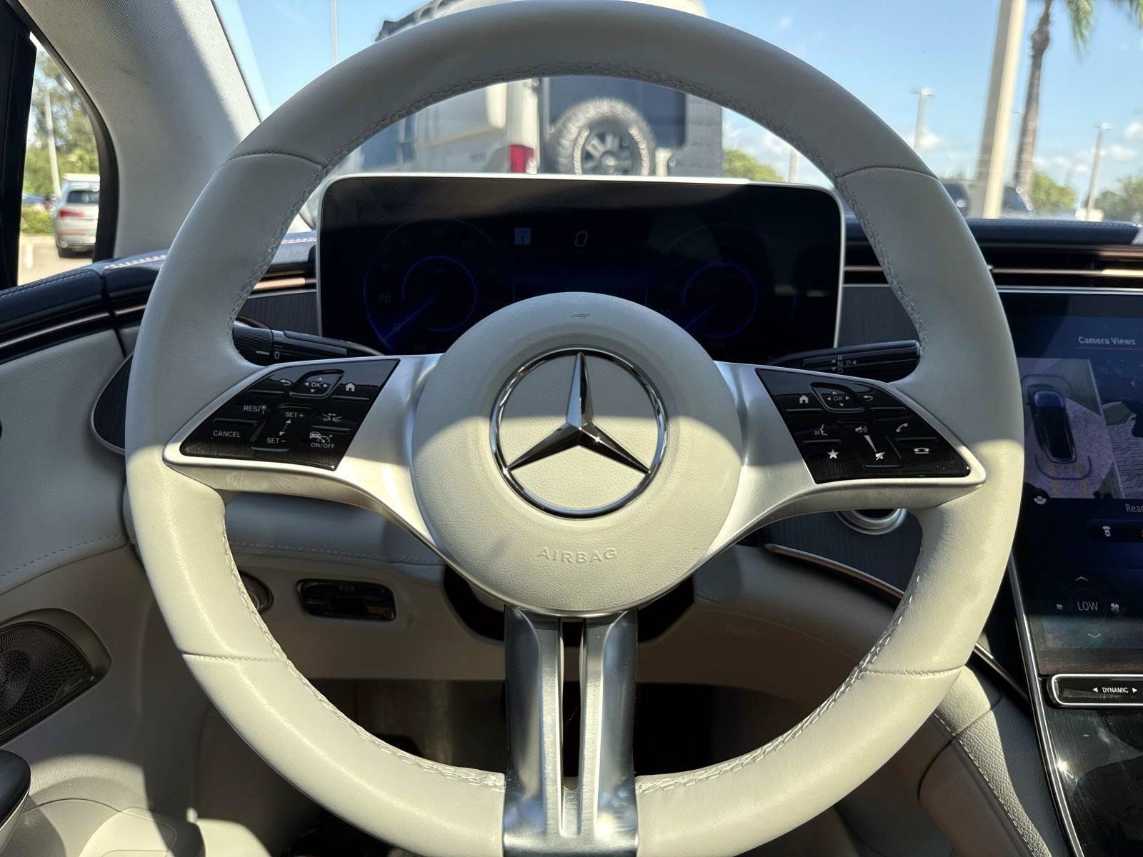 Used 2023 Mercedes-Benz EQE 500 4MATIC Sedan image 27