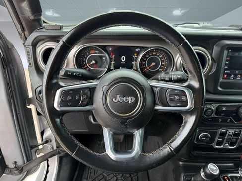 Used 2021 Jeep Wrangler Unlimited Sahara AWD/4WD image 15