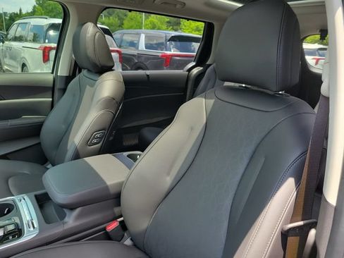 New 2026 Kia Carnival SX w/ SX Dark Edition Package FWD image 31
