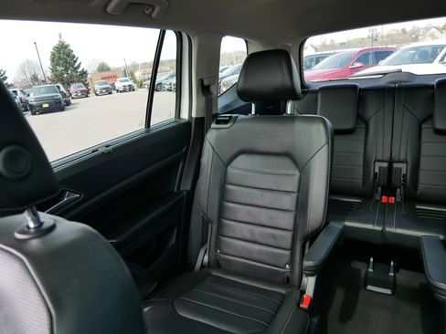Used 2019 Volkswagen Atlas SEL Premium image 12