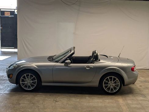 Used 2010 MAZDA MX-5 Miata Grand Touring w/ Premium Pkg image 7