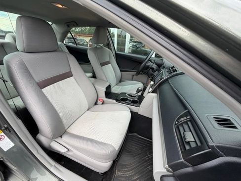 Used 2012 Toyota Camry LE FWD image 12