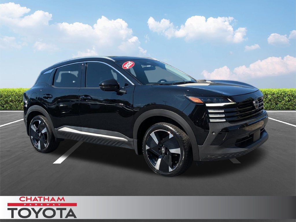 Used 2025 Nissan Kicks SR AWD/4WD image 1