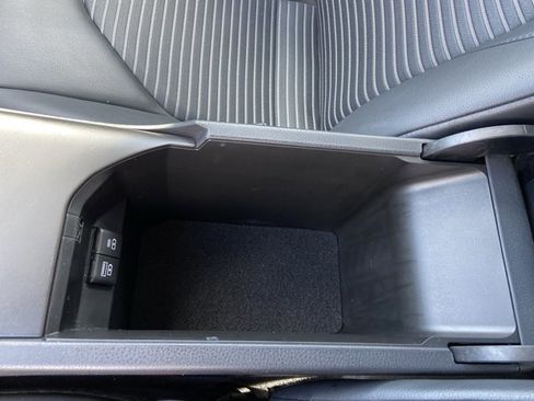 Used 2024 Toyota Camry SE image 41