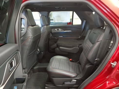 New 2026 Ford Explorer ST-Line w/ ST-Line Street Pack image 6