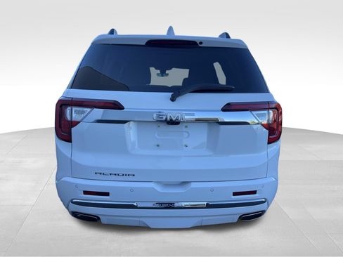Used 2021 GMC Acadia Denali w/ Denali Technology Package FWD image 6