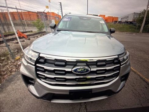 Used 2025 Ford Explorer Active w/ Active Comfort Package AWD/4WD image 12
