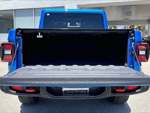 Used 2022 Jeep Gladiator Rubicon AWD/4WD image 7