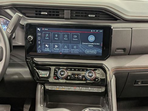 Used 2024 GMC Sierra 2500 AT4 w/ AT4 Premium Plus Package image 30