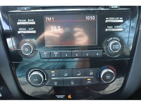 Used 2016 Nissan Rogue S AWD/4WD image 11