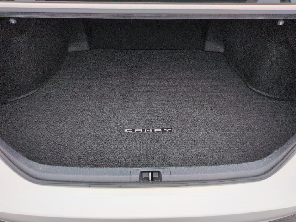 Used 2024 Toyota Camry SE w/ Cold Weather Package FWD image 23