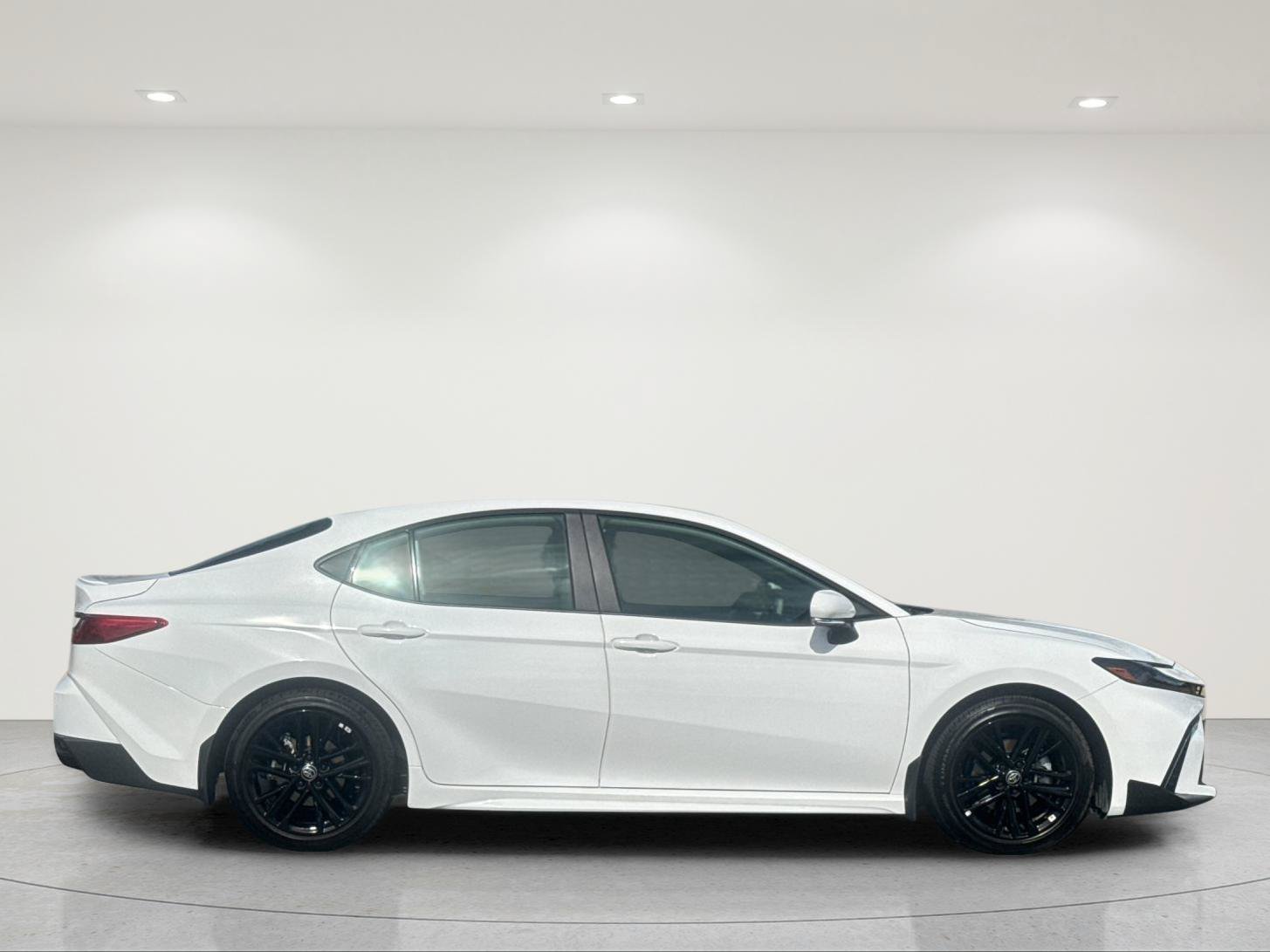 Used 2026 Toyota Camry SE w/ Multimedia Upgrade Package FWD image 7