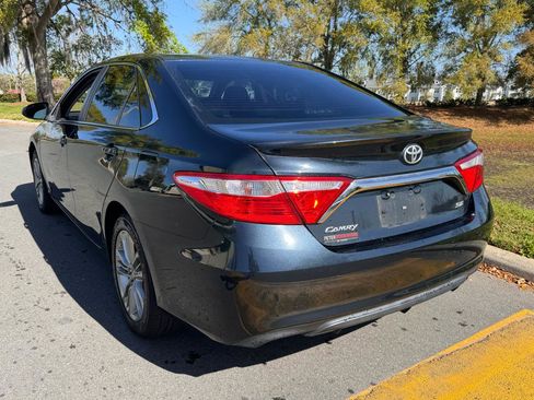 Used 2017 Toyota Camry SE image 12