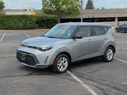 Certified 2023 Kia Soul LX w/ Option Group 015 FWD image 2