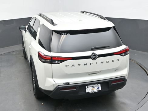 Used 2024 Nissan Pathfinder SV image 37